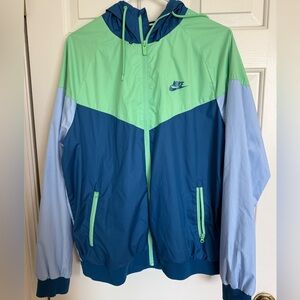 Nike Sportswear Windrunner
Men's Hooded Jacket